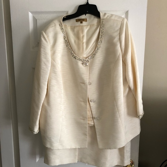 Kasper Dresses & Skirts - Ladies suit